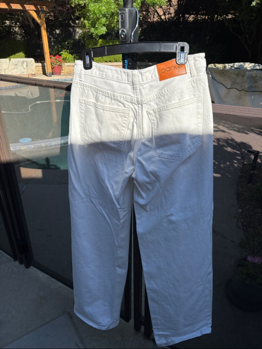 Parke Low Rise Baggy Jeans in white - Picture 4 of 4